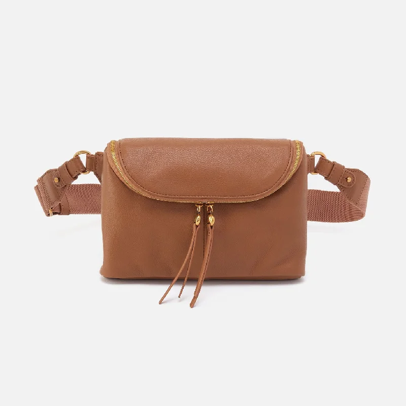 Fern Large Belt Bag In Pebbled Leather - Warm Honey