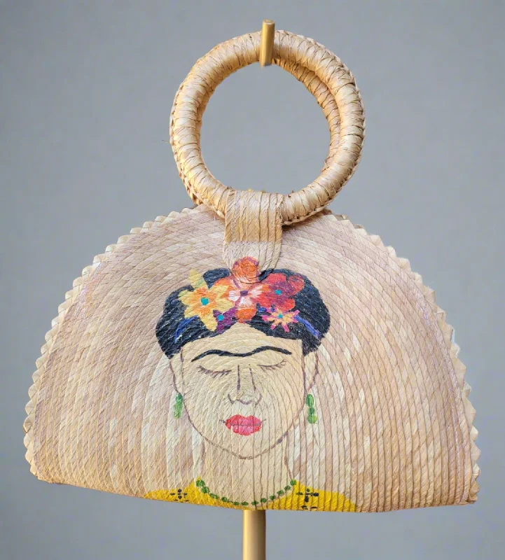 Frida palm clutch